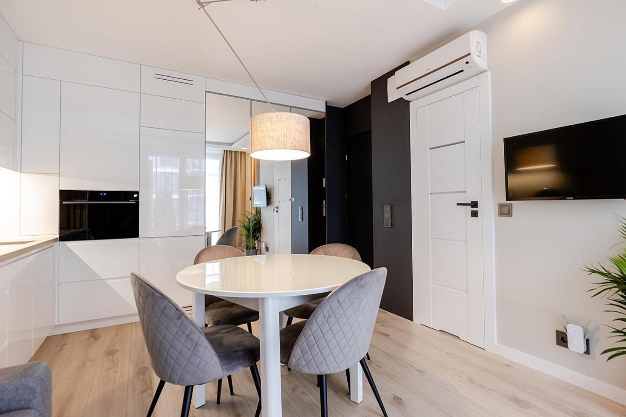 ורשה Apartment Wola, Wi-Fi, Smart Lock, Air Condition מראה חיצוני תמונה